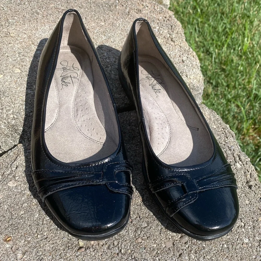 LIFE STRIDE~SOFT SYSTEM ~DIVA~BLACK~SIZE 5.5~WOMEN’S~BALLET FLATS~USED BARELY~BR
